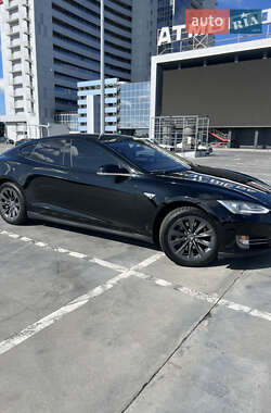 Лифтбек Tesla Model S 2013 в 