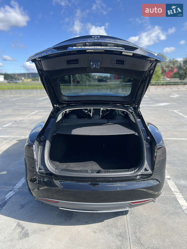 Лифтбек Tesla Model S 2013 в Киеве