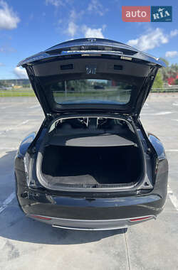 Лифтбек Tesla Model S 2013 в 