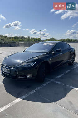 Лифтбек Tesla Model S 2013 в 