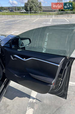 Лифтбек Tesla Model S 2013 в 
