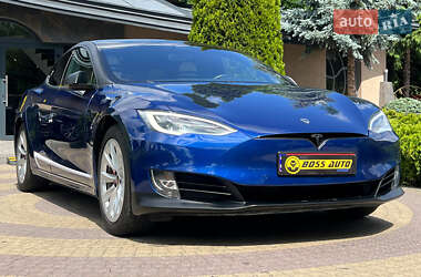 Ліфтбек Tesla Model S 2019 в Львові