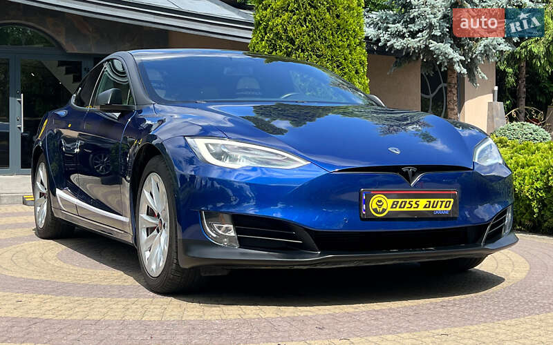 Лифтбек Tesla Model S 2019 в 