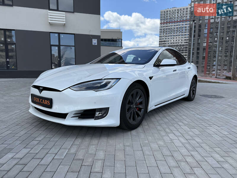 Лифтбек Tesla Model S 2019 в Киеве