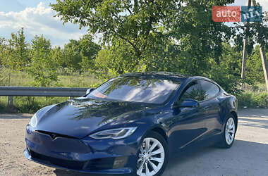 Лифтбек Tesla Model S 2016 в 