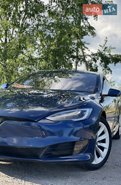 Лифтбек Tesla Model S 2016 в 
