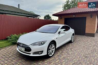 Лифтбек Tesla Model S 2014 в Прилуках