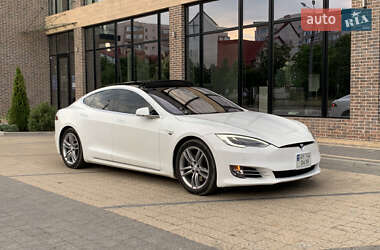 Лифтбек Tesla Model S 2016 в Ивано-Франковске