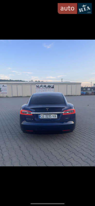 Лифтбек Tesla Model S 2018 в Черновцах