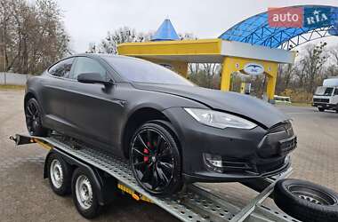Лифтбек Tesla Model S 2014 в 