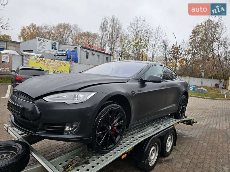 Лифтбек Tesla Model S 2014 в Старичах