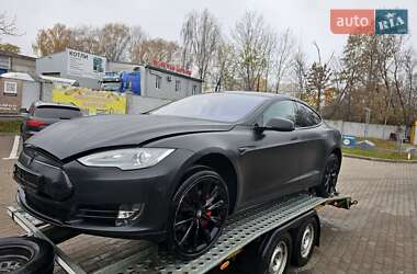 Лифтбек Tesla Model S 2014 в 