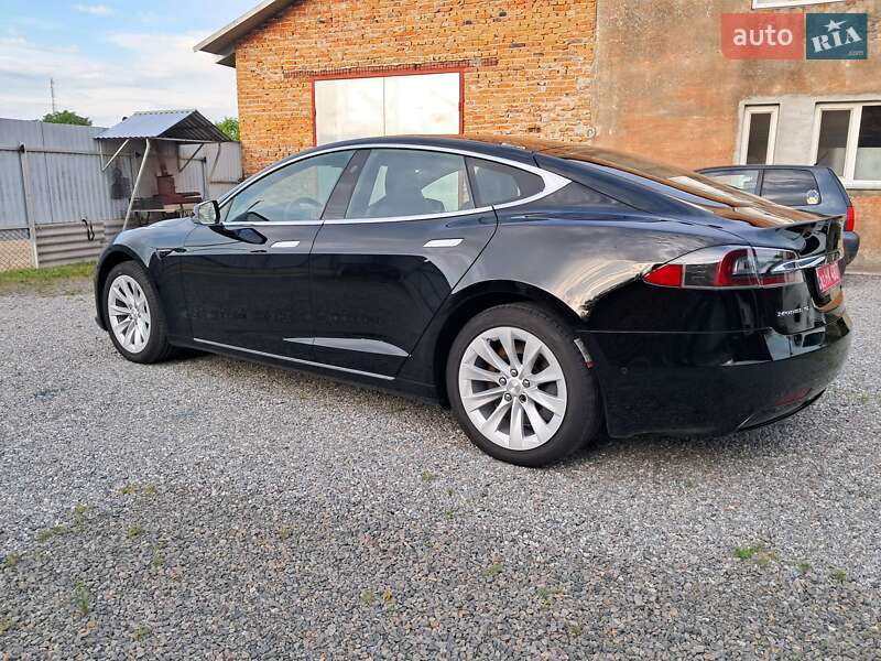 Лифтбек Tesla Model S 2018 в Радехове