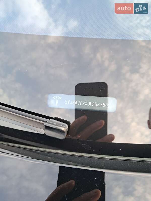 Лифтбек Tesla Model S 2018 в Радехове