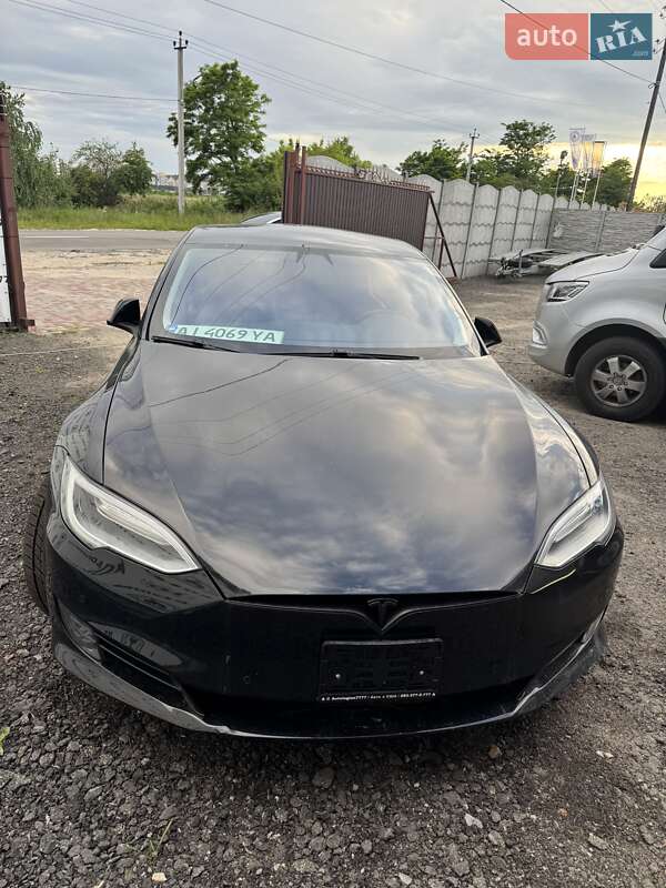 Лифтбек Tesla Model S 2016 в 