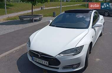 Лифтбек Tesla Model S 2015 в 
