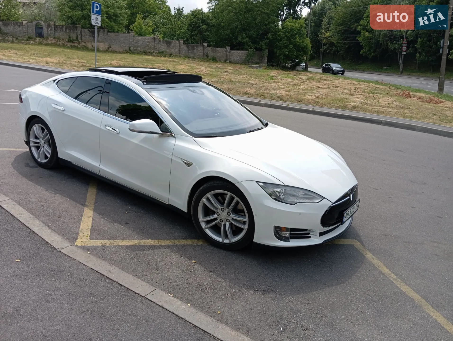 2015 Tesla Model S - мініатюра 15