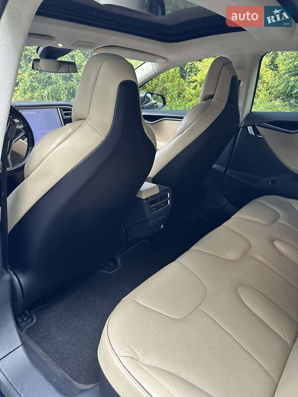 Ліфтбек Tesla Model S 2016 в Рівному фото 30 Ліфтбек Tesla Model S 2016 в Рівному