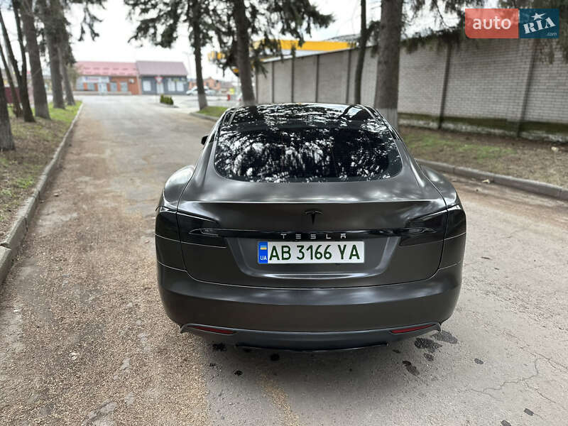 Лифтбек Tesla Model S 2014 в Виннице
