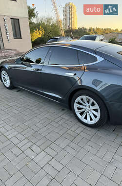 Лифтбек Tesla Model S 2017 в 