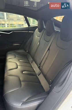 Лифтбек Tesla Model S 2016 в 