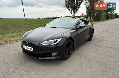 Ліфтбек Tesla Model S 2015 в Дніпрі