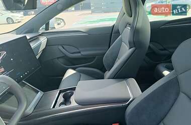 Лифтбек Tesla Model S 2024 в 
