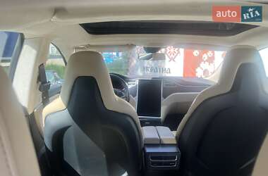 Лифтбек Tesla Model S 2015 в 
