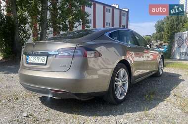 Лифтбек Tesla Model S 2015 в 