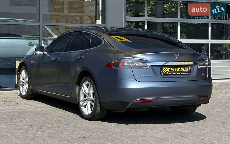 Лифтбек Tesla Model S 2015 в Ивано-Франковске