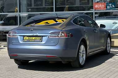Лифтбек Tesla Model S 2015 в 