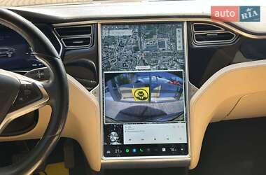 Лифтбек Tesla Model S 2015 в 