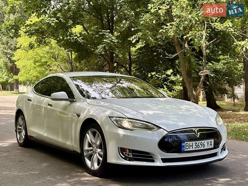 Лифтбек Tesla Model S 2013 в Одессе