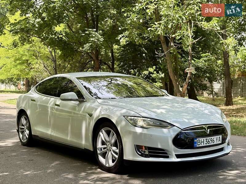 Лифтбек Tesla Model S 2013 в Одессе