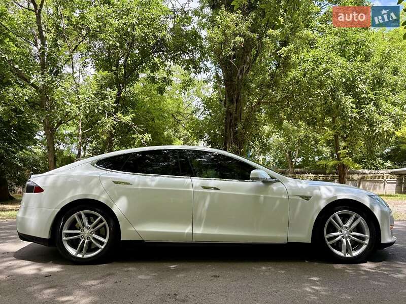 Лифтбек Tesla Model S 2013 в Одессе