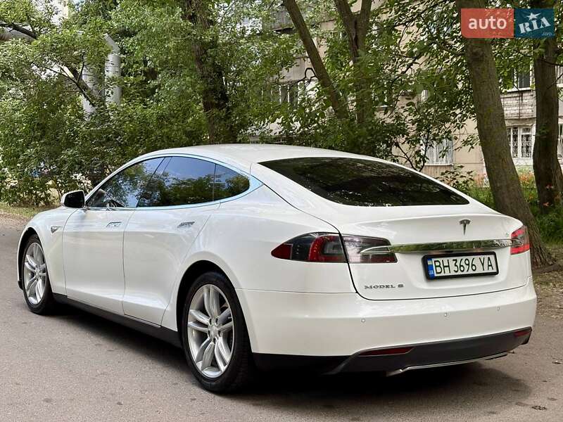 Лифтбек Tesla Model S 2013 в Одессе