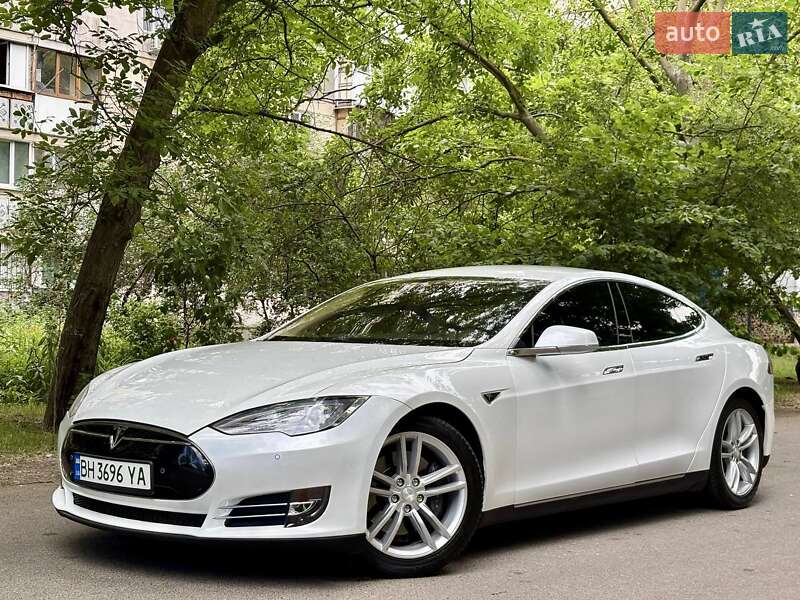 Лифтбек Tesla Model S 2013 в Одессе