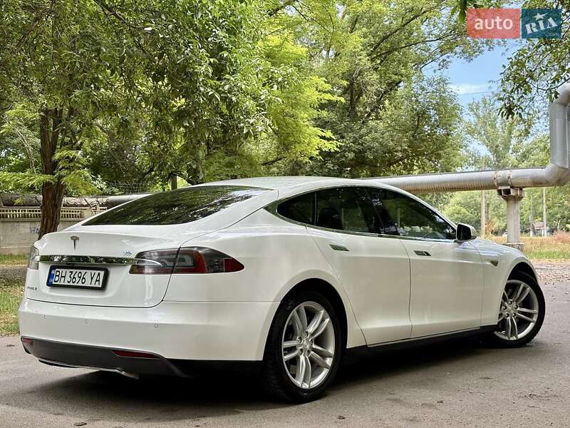 Лифтбек Tesla Model S 2013 в Одессе