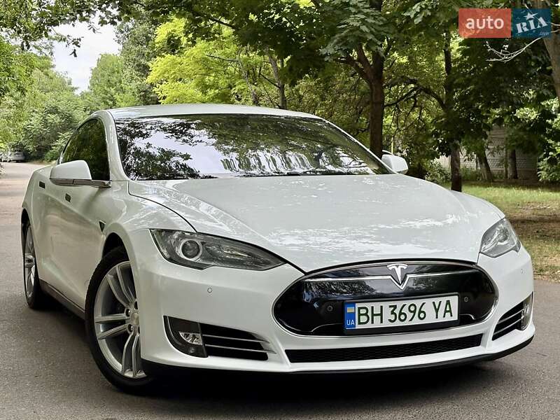 Лифтбек Tesla Model S 2013 в Одессе