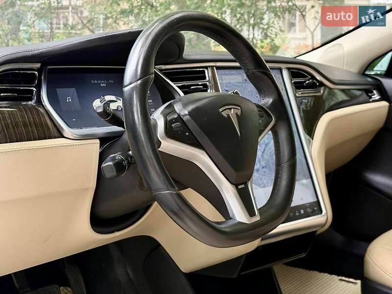 Лифтбек Tesla Model S 2013 в Одессе