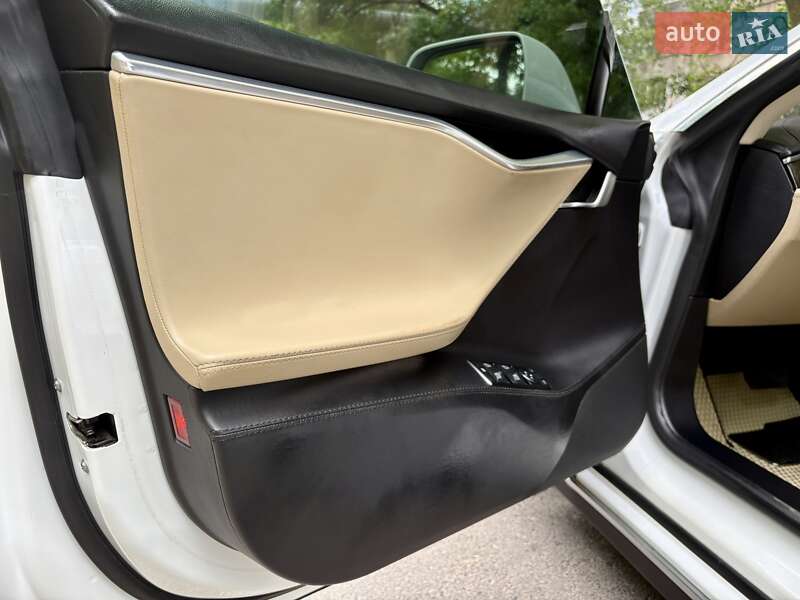 Лифтбек Tesla Model S 2013 в Одессе