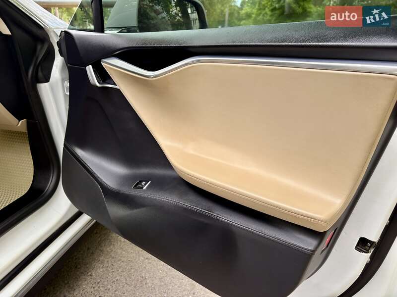 Лифтбек Tesla Model S 2013 в Одессе
