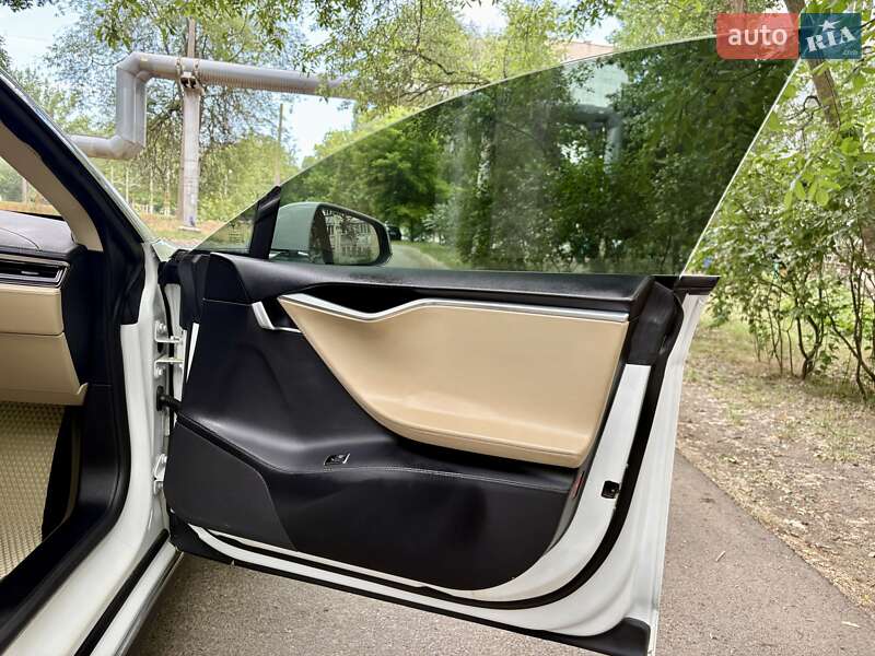 Лифтбек Tesla Model S 2013 в Одессе