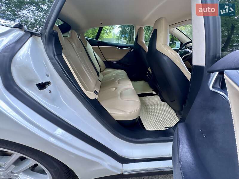 Лифтбек Tesla Model S 2013 в Одессе