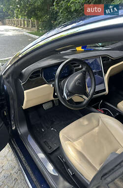 Лифтбек Tesla Model S 2015 в 