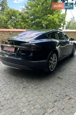 Лифтбек Tesla Model S 2015 в 