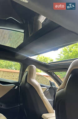 Лифтбек Tesla Model S 2015 в 
