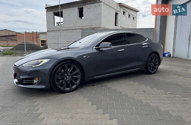 Лифтбек Tesla Model S 2017 в 
