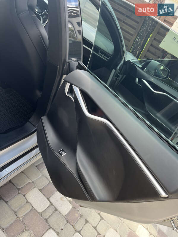 Лифтбек Tesla Model S 2018 в Гостомеле