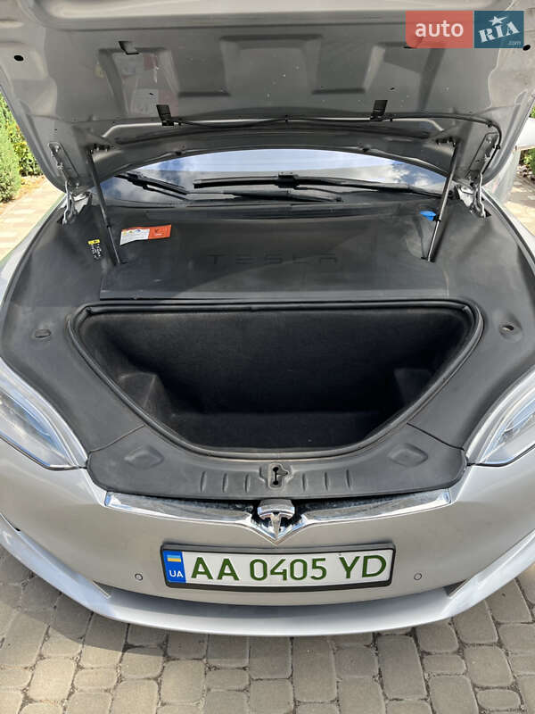 Лифтбек Tesla Model S 2018 в Гостомеле